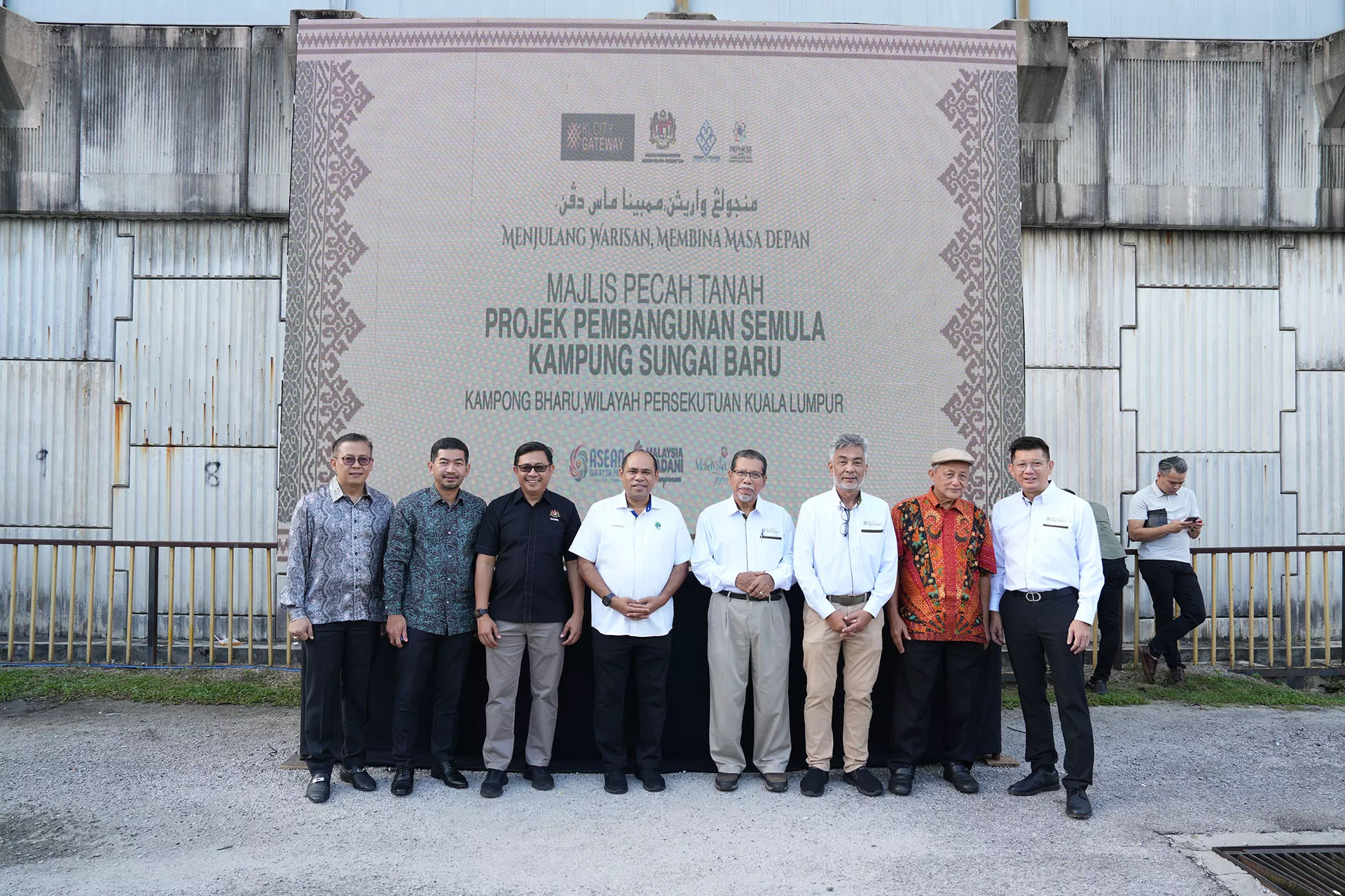 Projek pembangunan semula Kg Sg Baru bermula hari ini